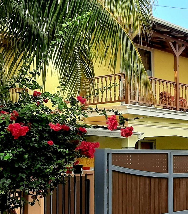 Ferienwohnung Casa Accacias Port Louis Exterior foto